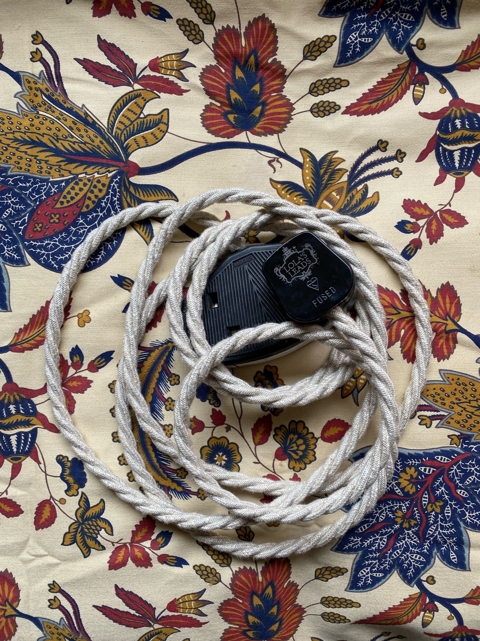 Oatmeal Linen - Lola's Leads Fabric Extension Cable - Image 3